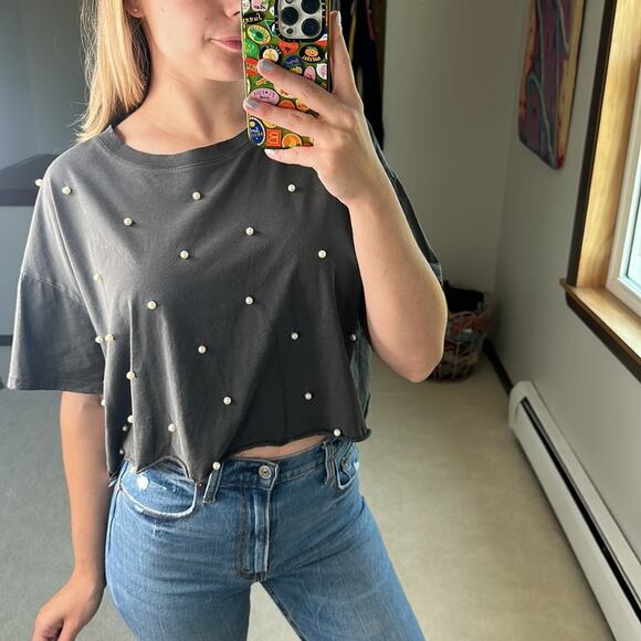 Forever 21: Gun Metal Gray Pearl Cropped Tee - Picture 1 of 7